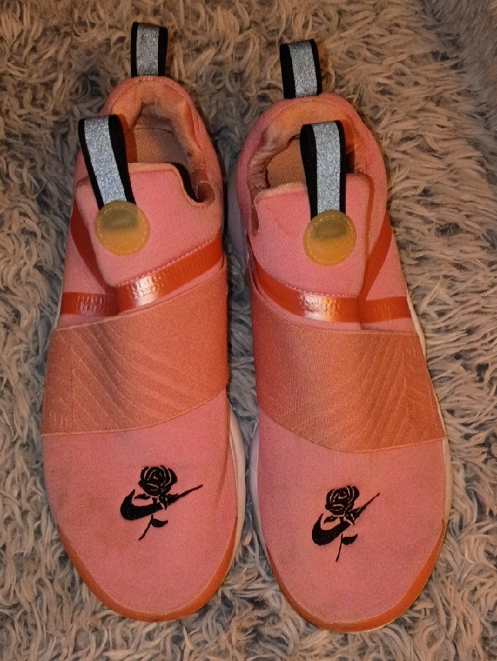 GIRLS Pink Slip-On NIKE Sneakers with Rose Graphic 7Y (W8)